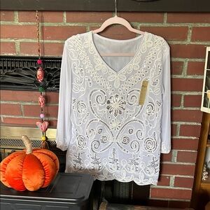 Chic White Embroidered Women's Blouse